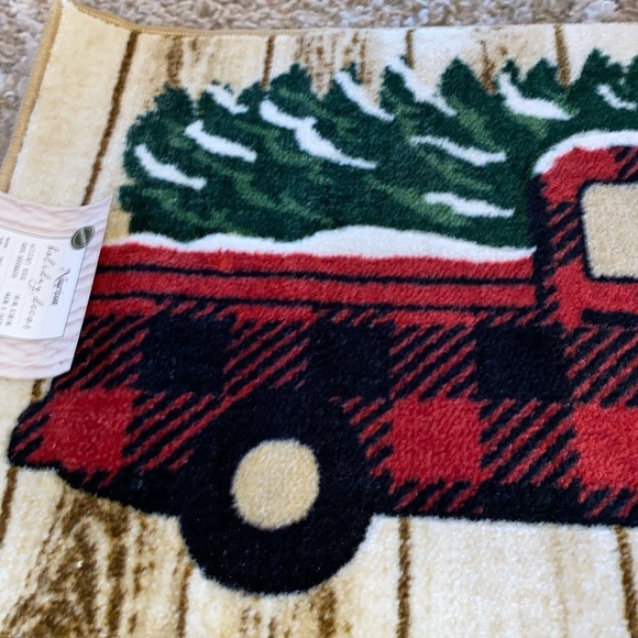 NEW Holiday Decor Accent Rug - Picture 9 of 10